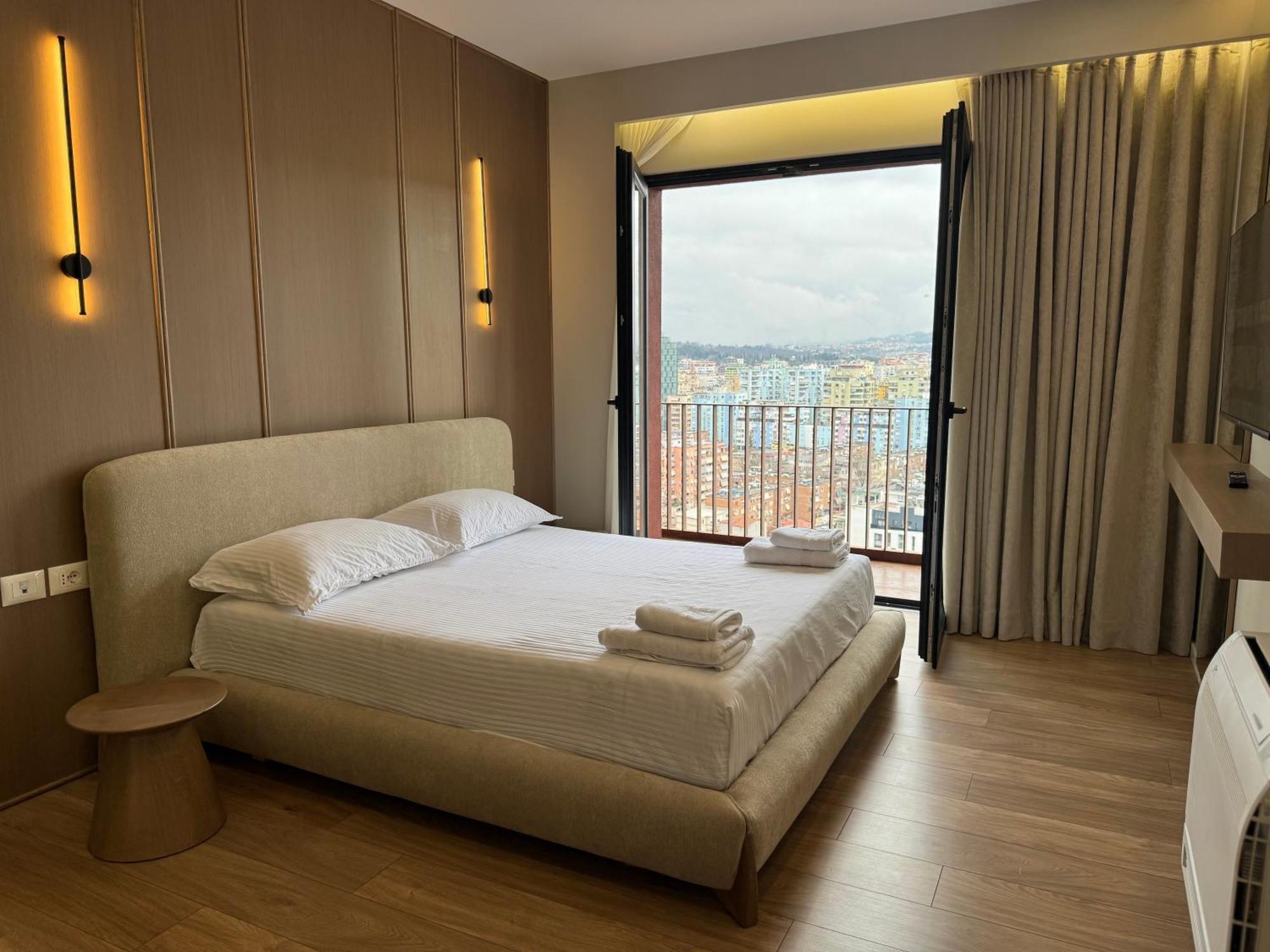 Square Inn Garden Aparthotel Tirana Eksteriør billede